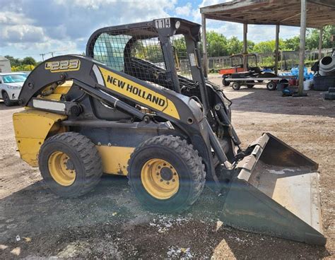 new holland vs john deere skid steer|new holland l223 problems.